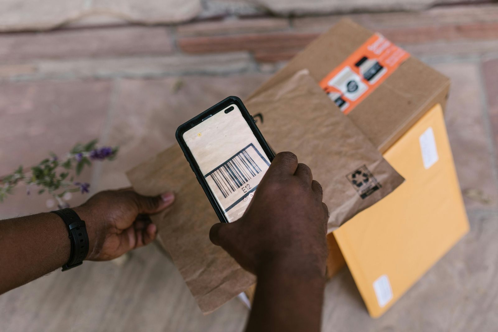 The Benefits of Using Trackon’s International Courier Services